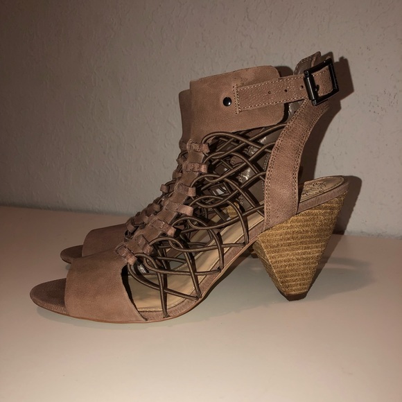 Vince Camuto heels - Picture 3 of 4